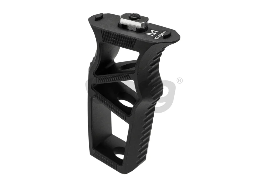 Leapers maner vertical ultra slim M-LOK